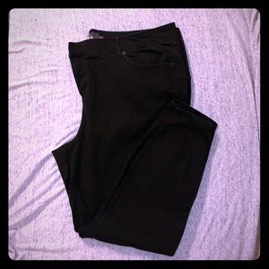 Plus size bombshell skinny jeans in black